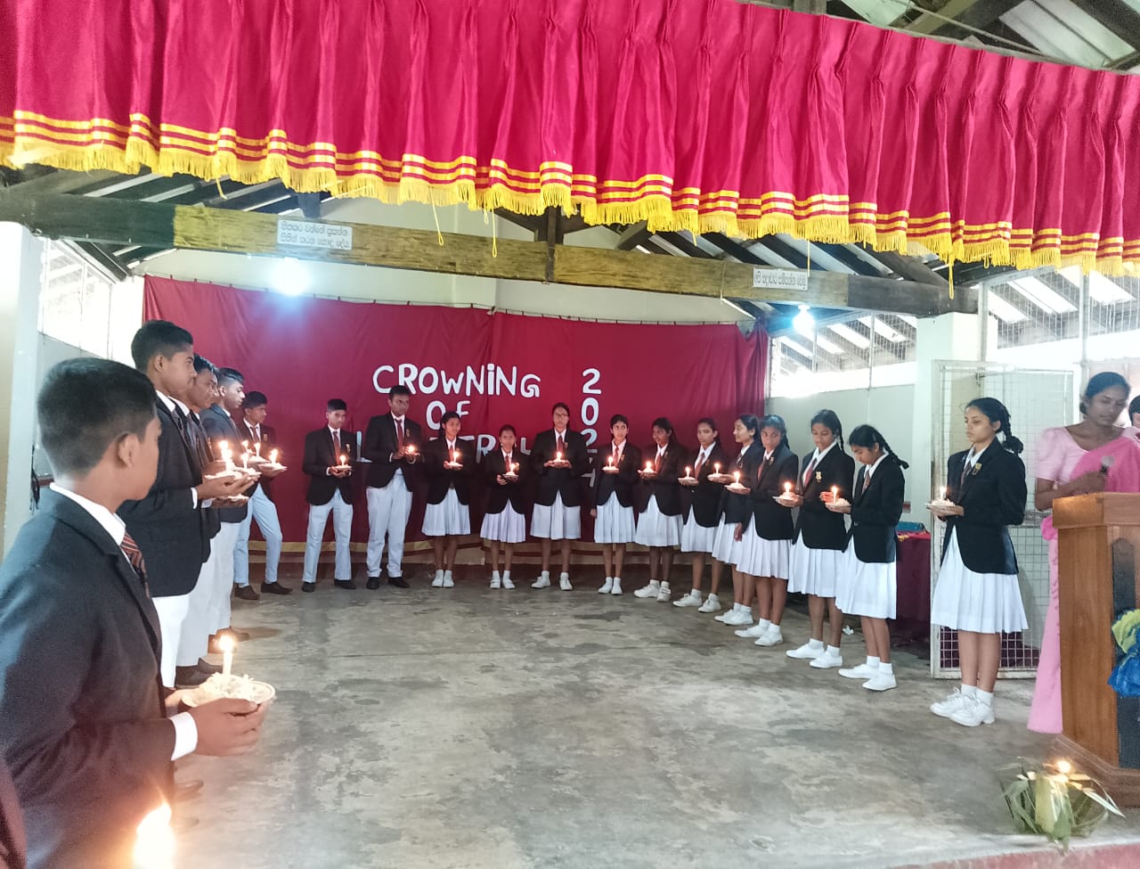 ශිෂ්ය නායක නිල ලාංඡන පැලදවීම